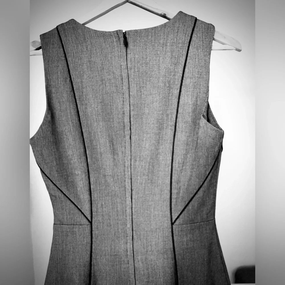 H&M Tailored Sheath Dress Gray Size 6 Bodycon Panel Structured Office Chic - Picture 7 of 10